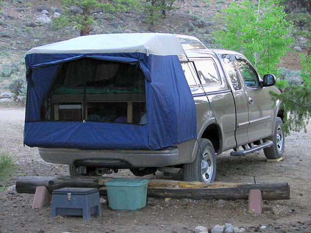 Tailgate tent