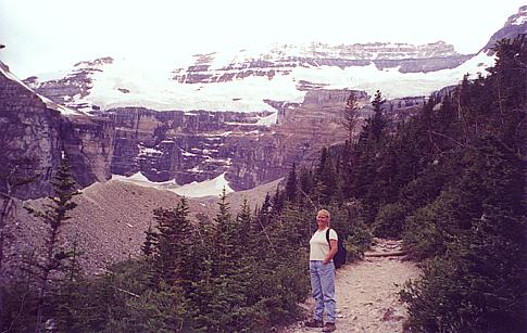 Lake Louise Teahouse Hike